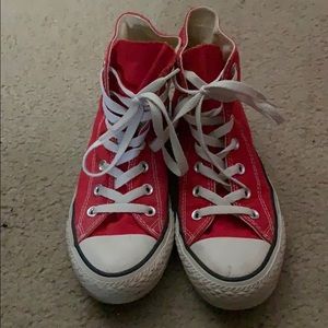 Unisex Red High Top Converse (USED)